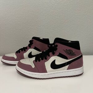 Jordan 1 in Mauve and Black
